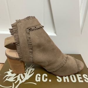 GC. Shoes Polka Taupe - Size 8.5